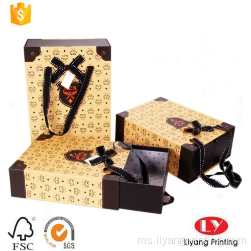 Kotak hadiah gaya laci dengan pemegang reben